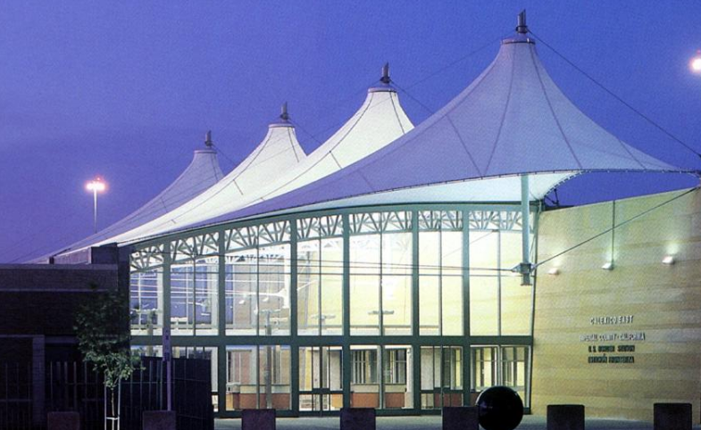 充氣膜結(jié)構(gòu)體育館如何保證內(nèi)部空氣流通？